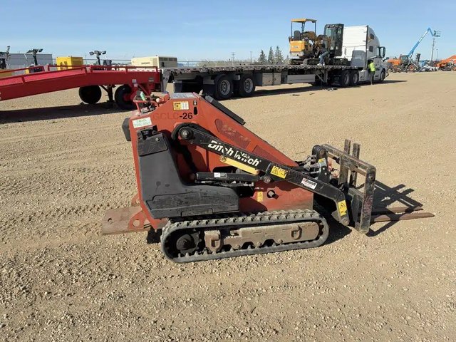 2008 Ditch Witch SK650 chargeuse à direction à glissement