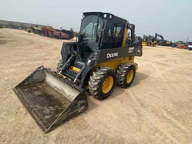 2021 John Deere 324G chargeuse à direction à glissement
