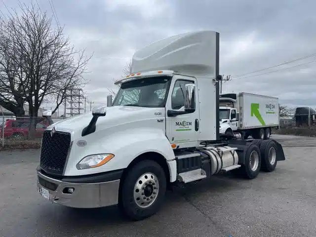 2025 International LT625 Camion dix roues