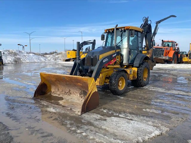 2016 John Deere 410L Rétrocaveuse