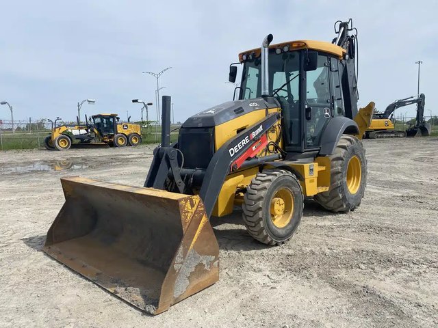 2021 John Deere 410L Rétrocaveuse