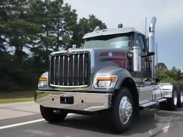 2027 International HX520 Camion dix roues