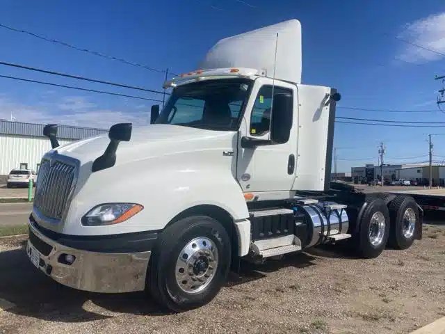 2021 International LT625 Camion dix roues