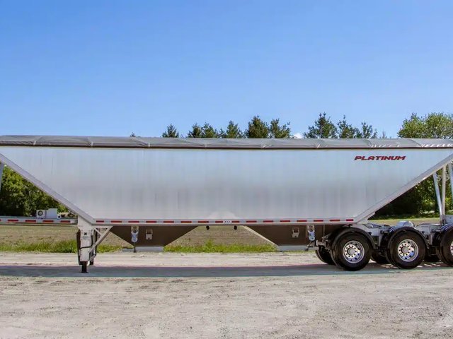 2027 PLATINUM Tridem Two Hopper
