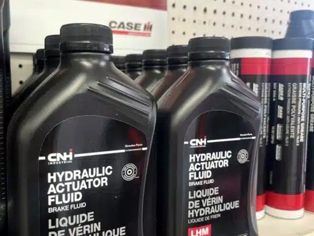 2025 Case IH Hydraulic Actuator Brake Oil - 1 QT Convoyeur