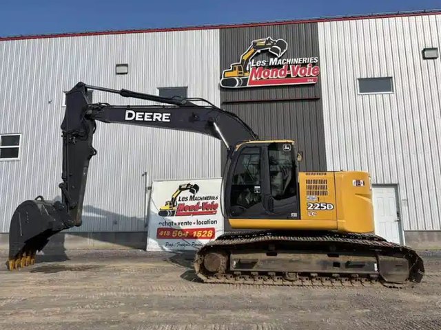 2012 John Deere 225D LC Excavatrice