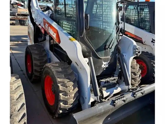 2024 Bobcat S76 chargeuse à direction à glissement