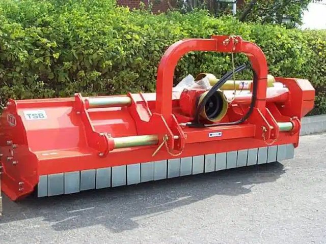 TSB 220 Faucheuse à fléaux