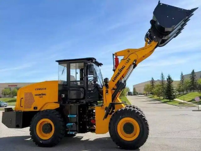 UHI Machinery CDM835 Chargeur sur roues