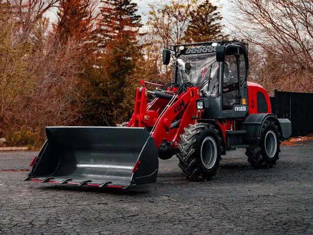 UHI Machinery UWL825H Chargeur sur roues