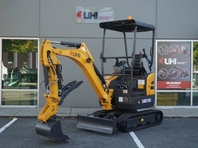 UHI Machinery UME18S Excavatrice