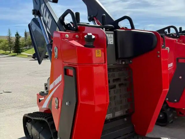 UHI Machinery UMT1000 Chargeur sur chenilles