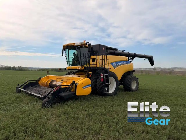 2014 New Holland CR8090 Batteuse
