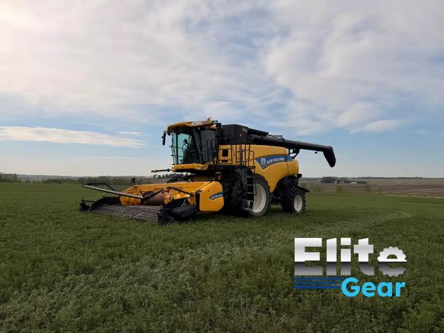 2014 New Holland CR8090 Batteuse