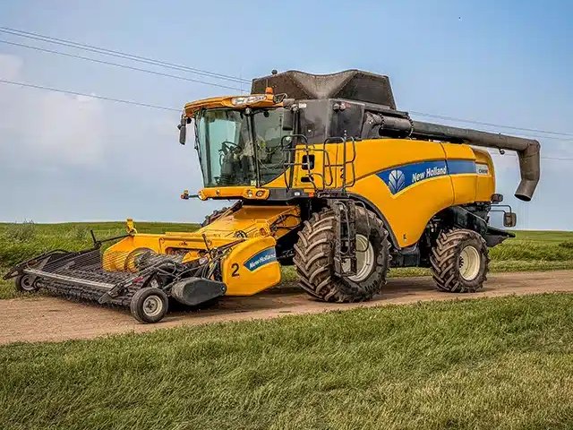 2008 New Holland CX8080 Batteuse