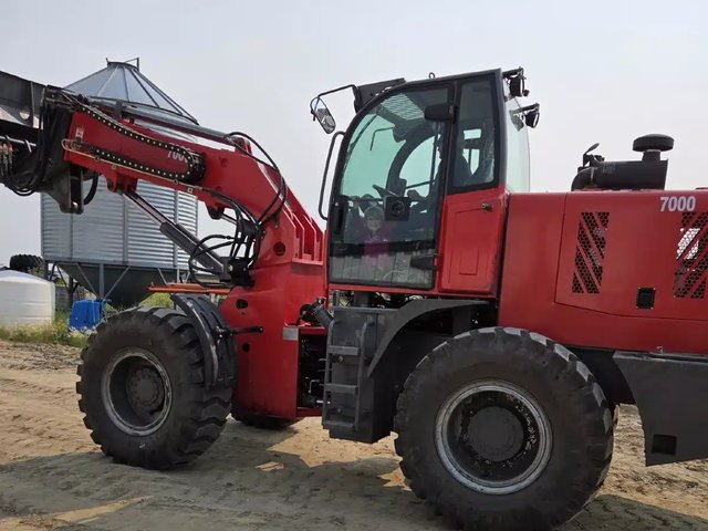 2026 URSA AG 7000 Chargeur sur roues