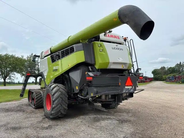 2021 CLAAS LEXION 8600TT Batteuse