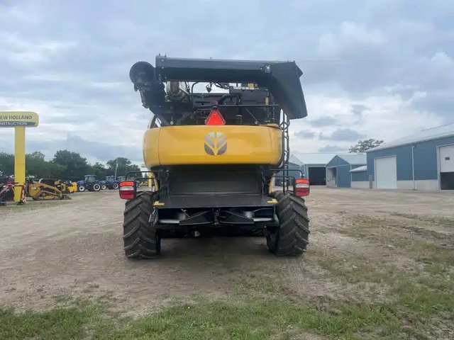 2022 New Holland CR10.90 Batteuse