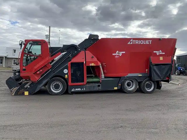 2020 Trioliet TRIOTRAC 2400VL Mélangeur