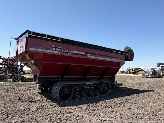 2013 Elmers Mfg HAULMASTER 1600 Chariot à Grain