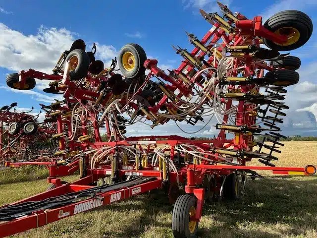 2013 Bourgault 8910 Semoir à air