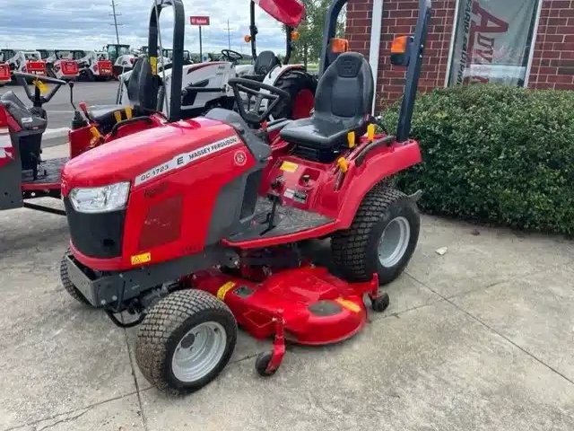 2021 Massey Ferguson GC1723 Tracteur