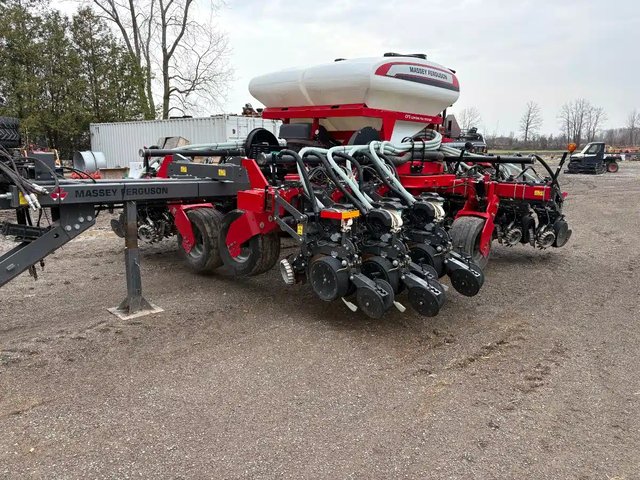 2024 Massey Ferguson 23-15 Planteur