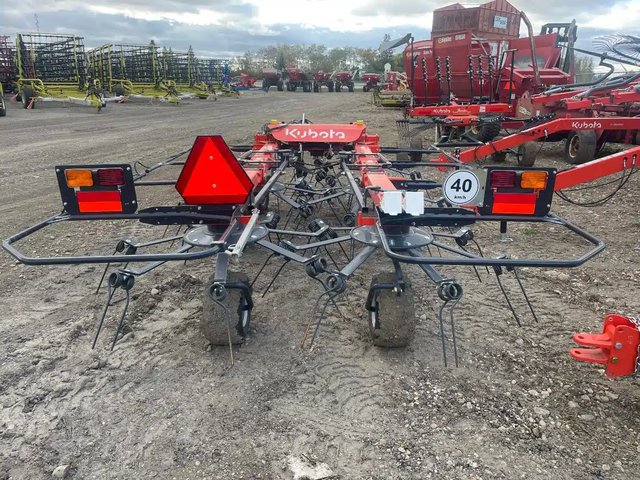 2022 Kubota TE6583T râteau