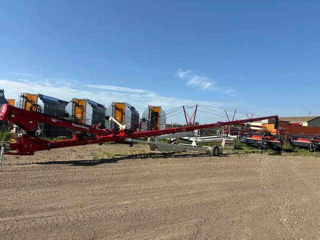 2025 Buhler Farm King Y1395 Tarière