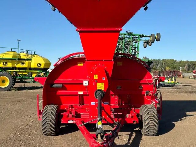 2017 Akron GTT4010 Emballeuse à grain