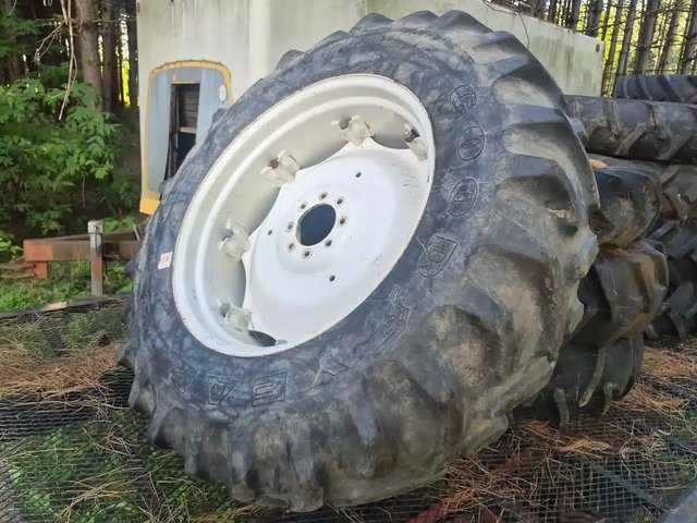 Goodyear 16.9X34 Pneus et roues