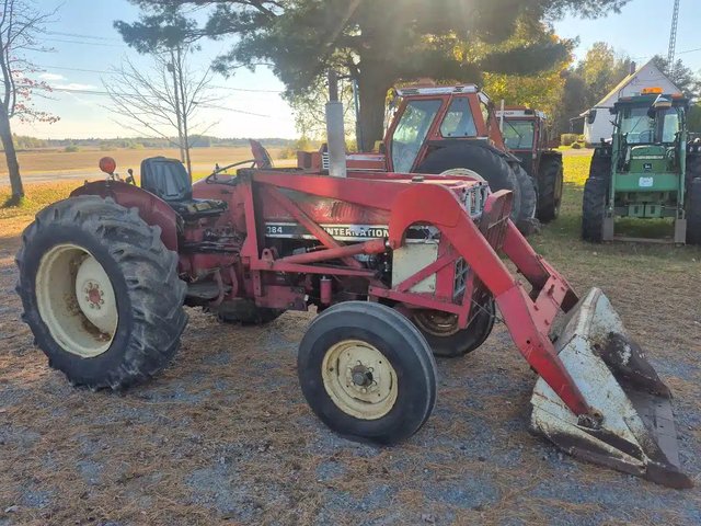 1980 International 384 Tracteur