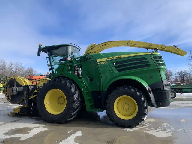 2022 John Deere 8200 Fourragère