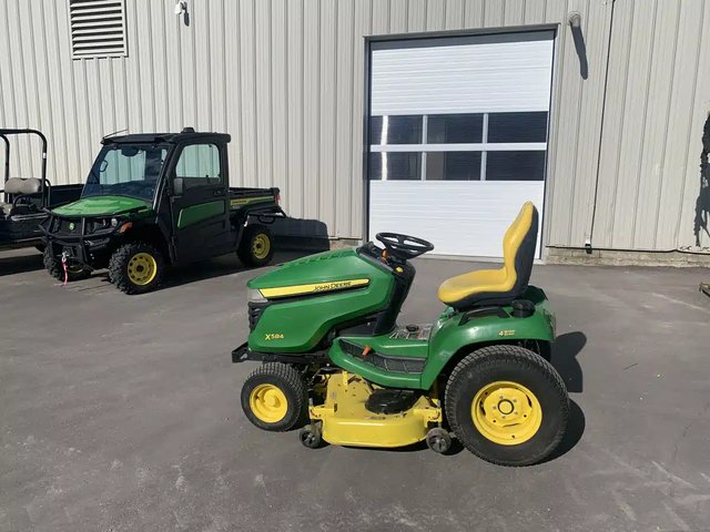 2017 John Deere X584 Tracteur à pelouse