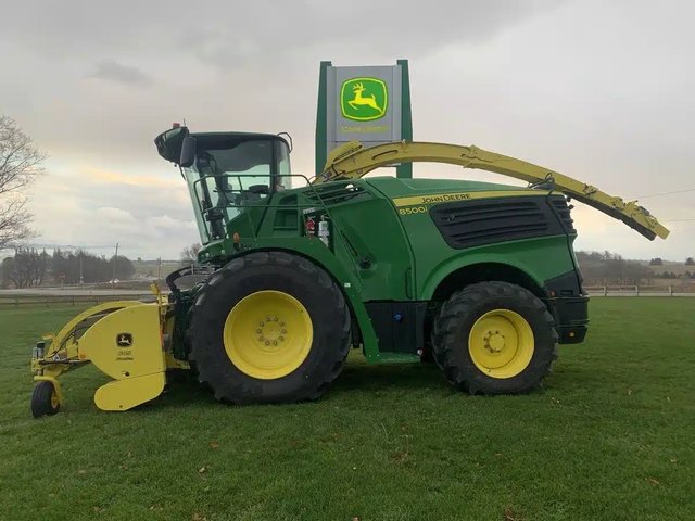 2023 John Deere 8500 Fourragère