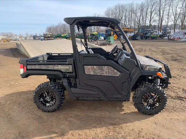 2024 John Deere XUV 865M Véhicule utilitaire
