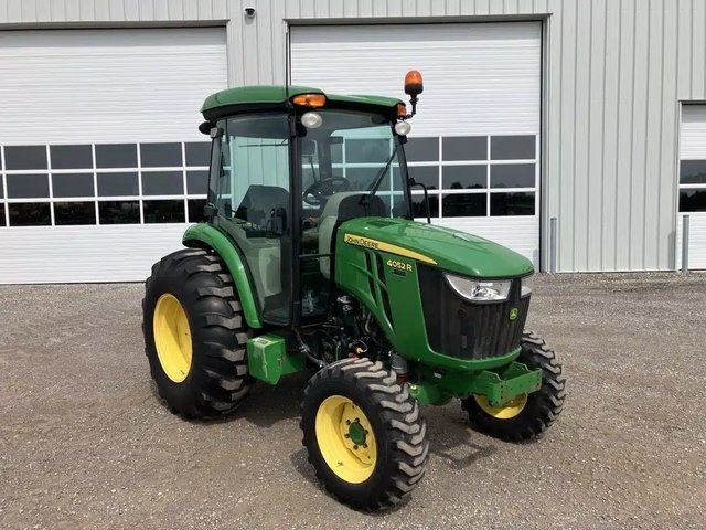 2019 John Deere 4052R Tracteur