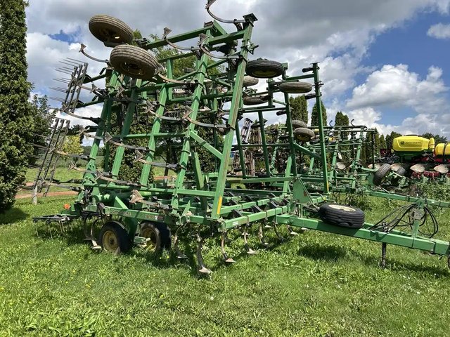 1997 John Deere 980 Cultivateur