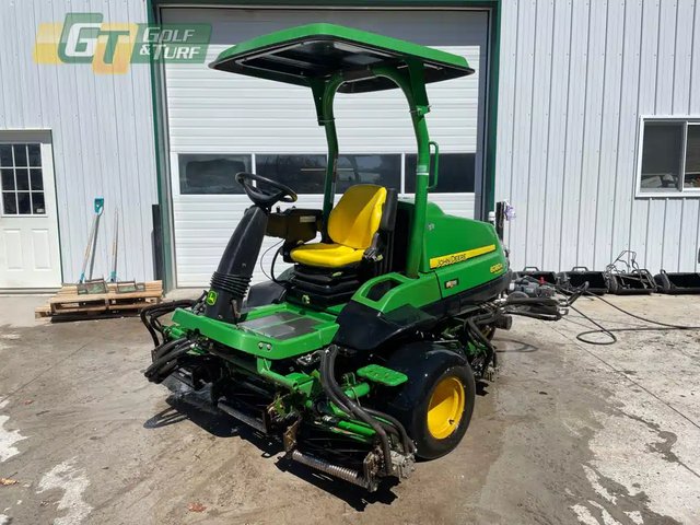 2019 John Deere 6080A tondeuse à lame rotative
