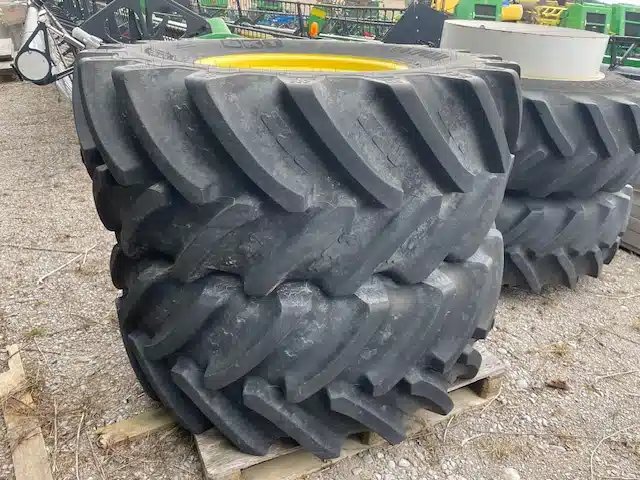 600/70R28 FR WHEEL SET Pneus