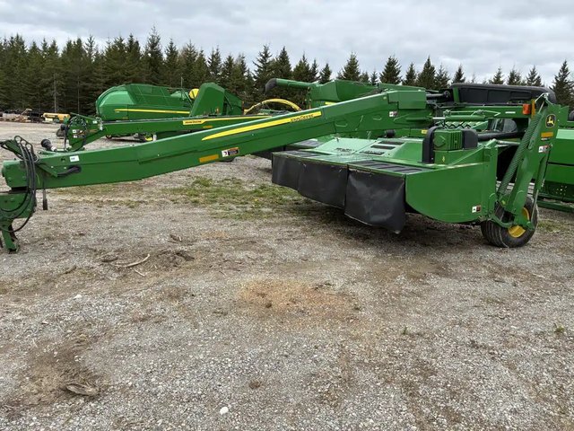 2020 John Deere 835 Faucheuse-conditionneuse à disques