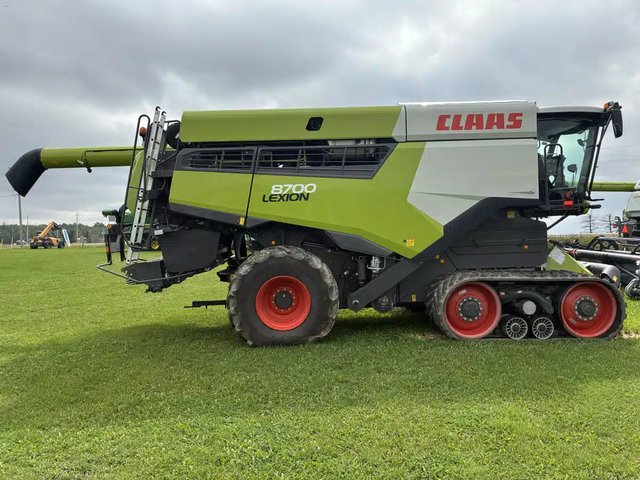 2022 CLAAS LEXION 8700TT Batteuse