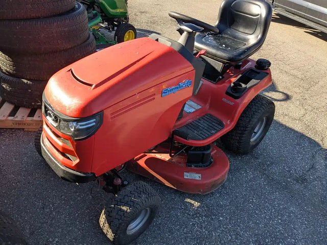 2018 Simplicity Regent 23 Tracteur à pelouse