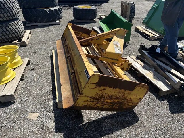 2010 Frontier 1750 Tracteur