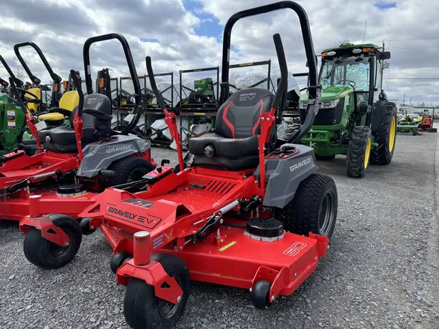 2022 Gravely Pro-Turn EV Tondeuse à rayon de braquage zéro