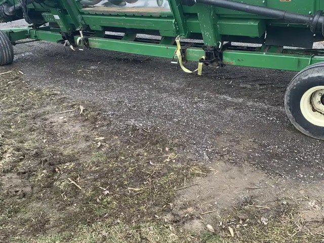 2014 HLA Attachments CHC 25 chariot à nez