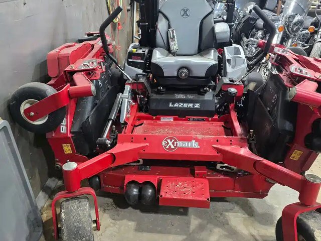 2025 Exmark LZX980EKC96RW0 Tondeuse à rayon de braquage zéro