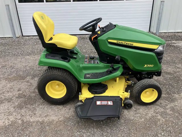 2021 John Deere X390 Tracteur à pelouse