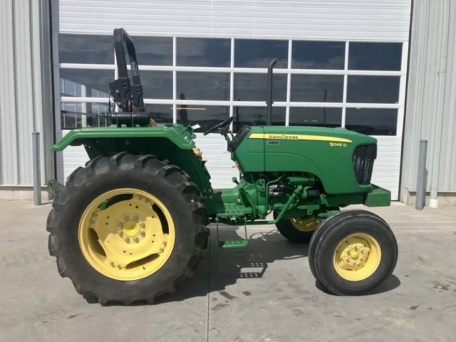 2013 John Deere 5045D Tracteur