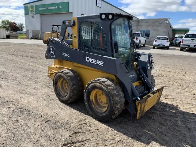 2022 John Deere 324G chargeuse à direction à glissement